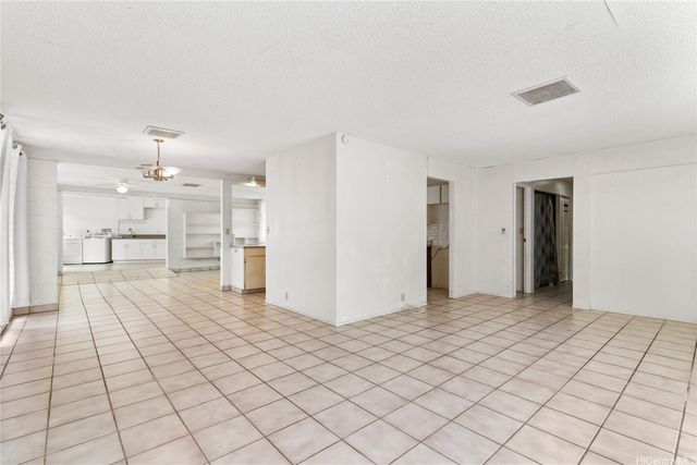 46-353 Kahuhipa Street, Kaneohe, HI 96744