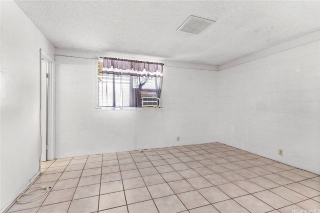 46-353 Kahuhipa Street, Kaneohe, HI 96744