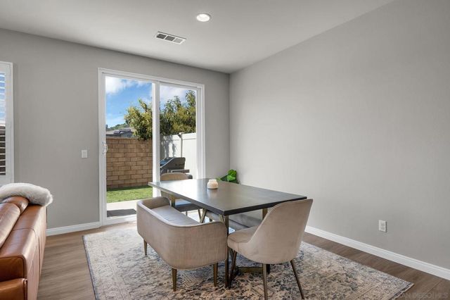 8610 Sage Shadow Dr, Lakeside, CA 92040