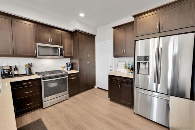8610 Sage Shadow Dr, Lakeside, CA 92040
