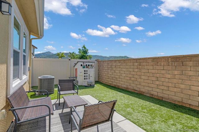 8610 Sage Shadow Dr, Lakeside, CA 92040