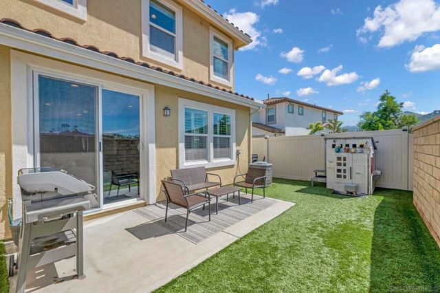 8610 Sage Shadow Dr, Lakeside, CA 92040