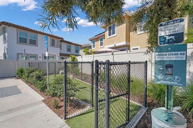 8610 Sage Shadow Dr, Lakeside, CA 92040