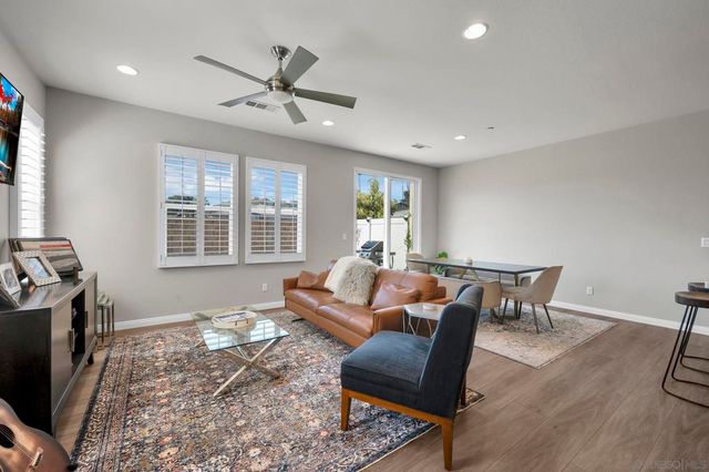 8610 Sage Shadow Dr, Lakeside, CA 92040