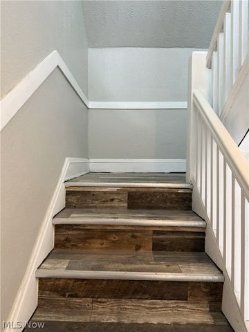 15340 Yorick Avenue 3rd floor, Cleveland, OH 44110