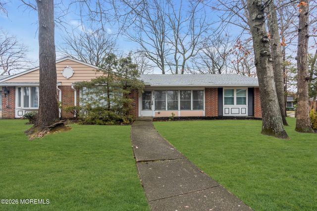 598B Lake Point Drive, Lakewood, NJ 08701