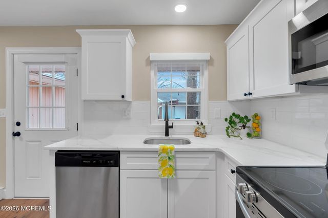 598B Lake Point Drive, Lakewood, NJ 08701