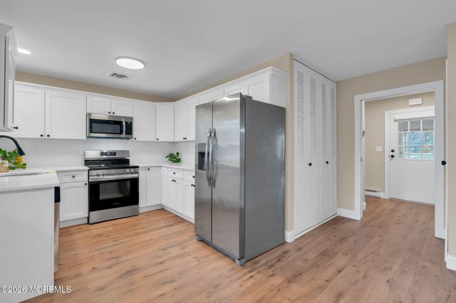 598B Lake Point Drive, Lakewood, NJ 08701