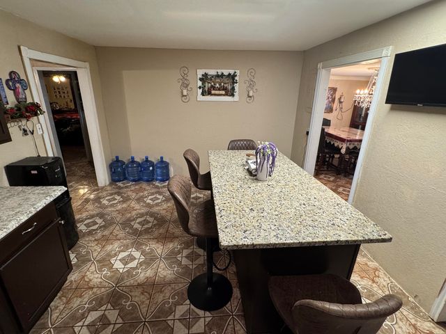 1311 Ave G, Hale Center, TX 79041