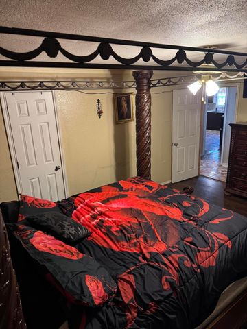 1311 Ave G, Hale Center, TX 79041