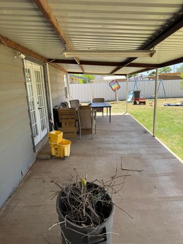 1311 Ave G, Hale Center, TX 79041