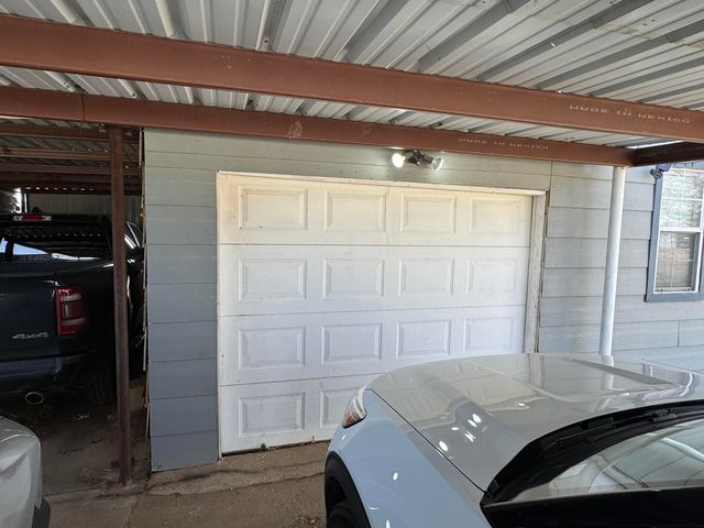 1311 Ave G, Hale Center, TX 79041