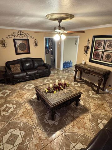 1311 Ave G, Hale Center, TX 79041