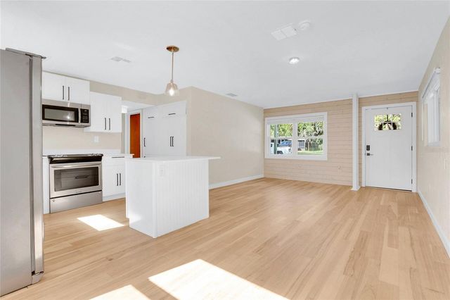 2105 S PALMETTO AVENUE, Sanford, FL 32771