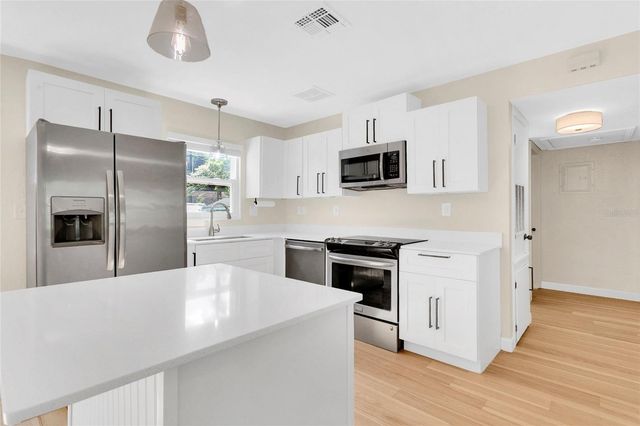 2105 S PALMETTO AVENUE, Sanford, FL 32771