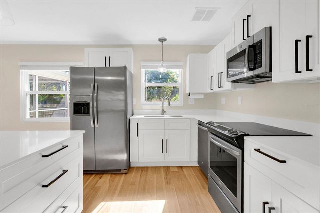 2105 S PALMETTO AVENUE, Sanford, FL 32771