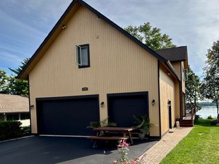 4106 W Lake Shore Drive, Wonder Lake, IL 60097