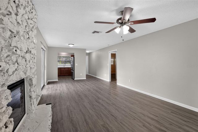 26430 SLEEPY HOLLOW STREET, Mount Plymouth, FL 32776