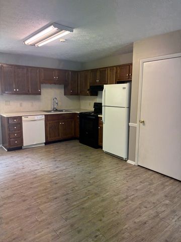 155 E Jere Whitson Rd, Cookeville, TN 38501