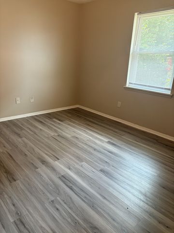 155 E Jere Whitson Rd, Cookeville, TN 38501