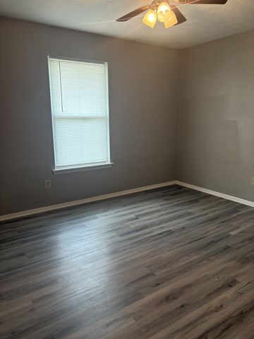 155 E Jere Whitson Rd, Cookeville, TN 38501