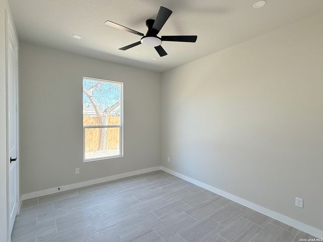 810 S San Eduardo Ave., San Antonio, TX 78228