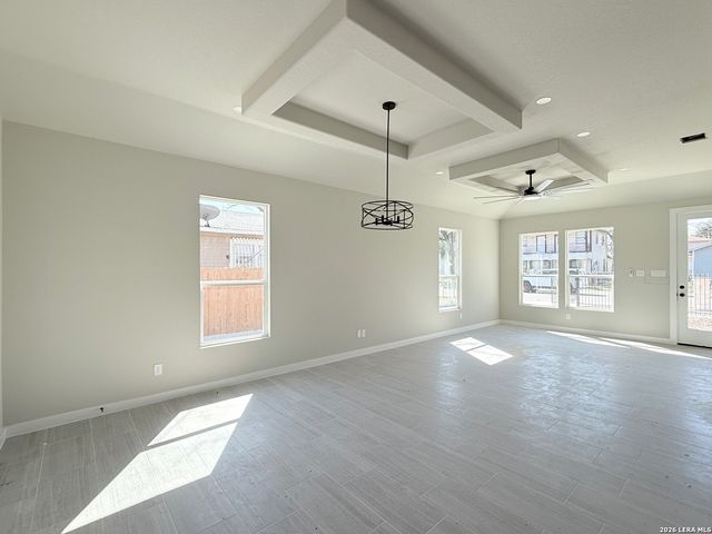 810 S San Eduardo Ave., San Antonio, TX 78228