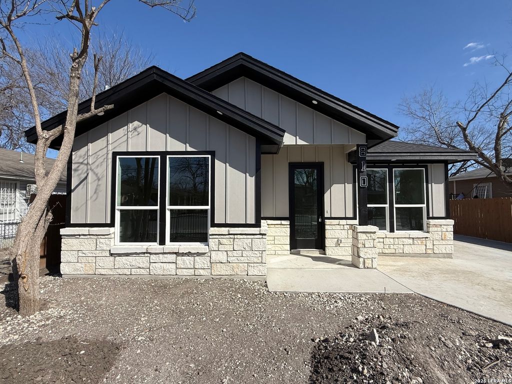 810 S San Eduardo Ave., San Antonio, TX 78228