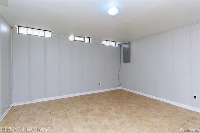 30604 Ann Arbor Trail, Westland, MI 48185