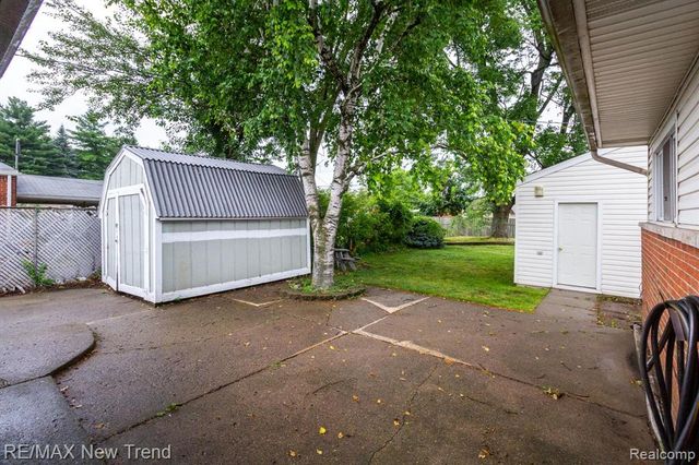 30604 Ann Arbor Trail, Westland, MI 48185