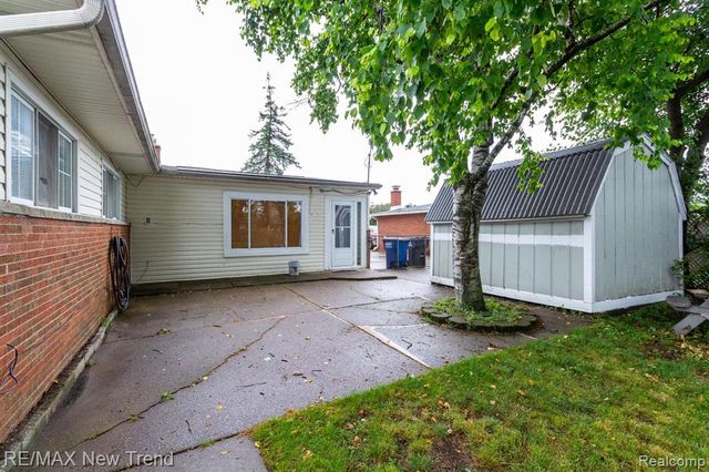 30604 Ann Arbor Trail, Westland, MI 48185