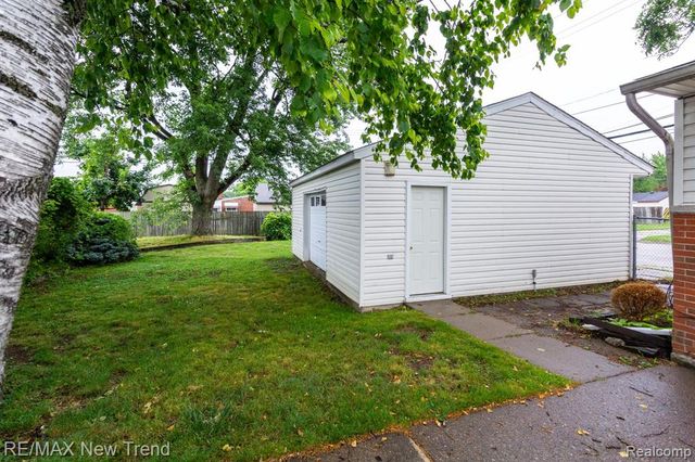 30604 Ann Arbor Trail, Westland, MI 48185