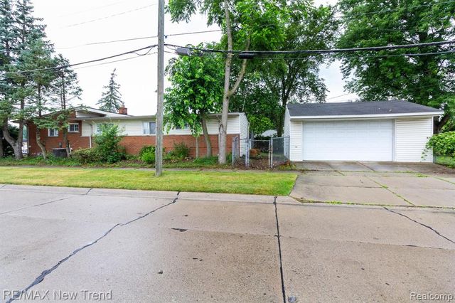 30604 Ann Arbor Trail, Westland, MI 48185