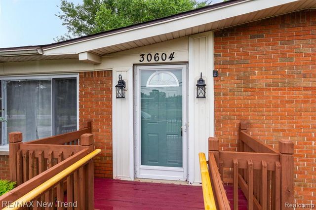 30604 Ann Arbor Trail, Westland, MI 48185