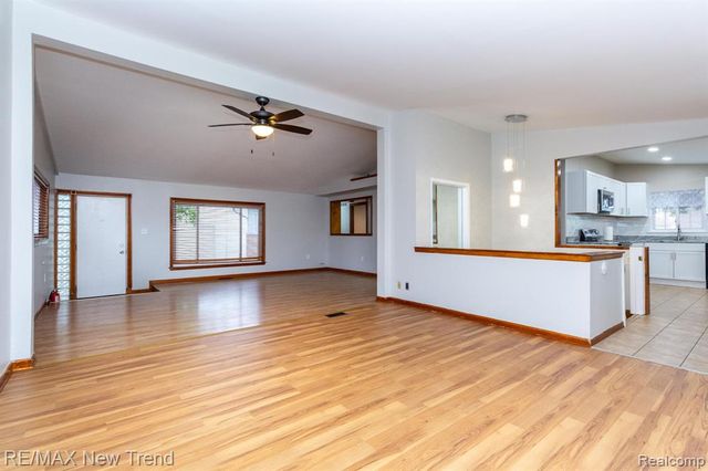 30604 Ann Arbor Trail, Westland, MI 48185