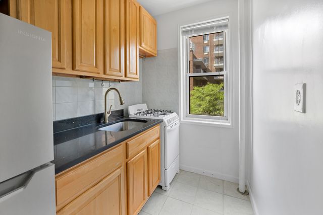 350 E 30th St Apt 3F, New York City, NY 10016