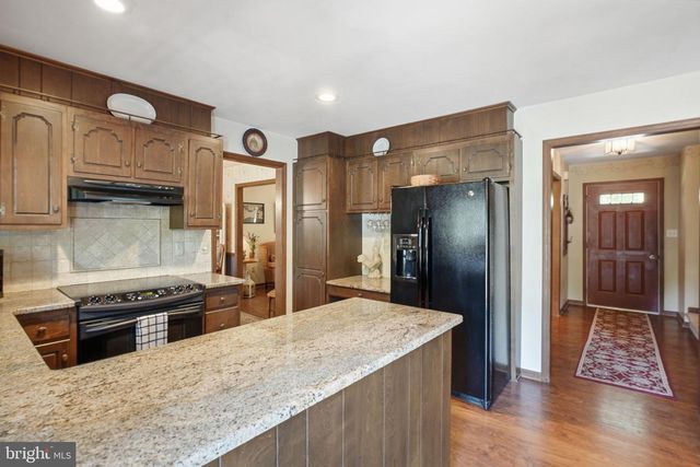 391 BUTTERNUT DR, Parkesburg, PA 19365