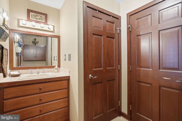 391 BUTTERNUT DR, Parkesburg, PA 19365