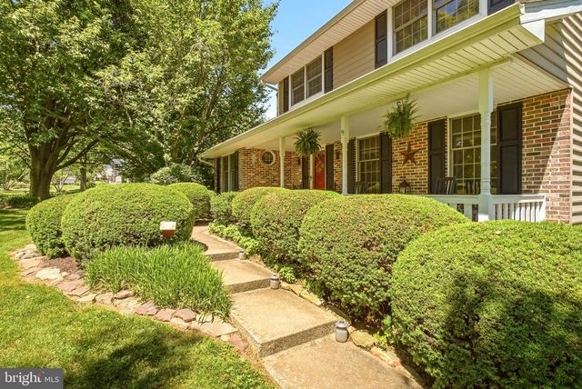 391 BUTTERNUT DR, Parkesburg, PA 19365