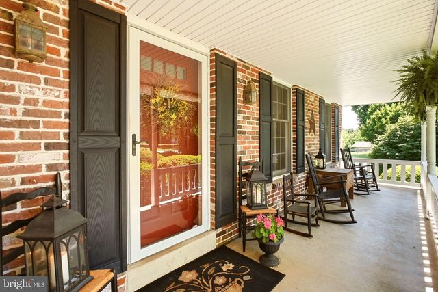 391 BUTTERNUT DR, Parkesburg, PA 19365