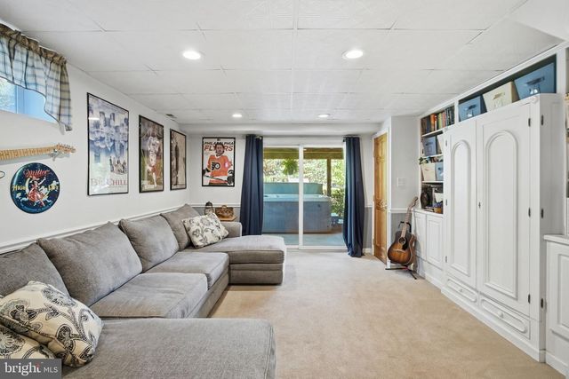 391 BUTTERNUT DR, Parkesburg, PA 19365