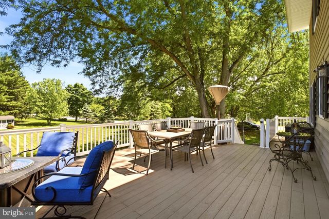 391 BUTTERNUT DR, Parkesburg, PA 19365