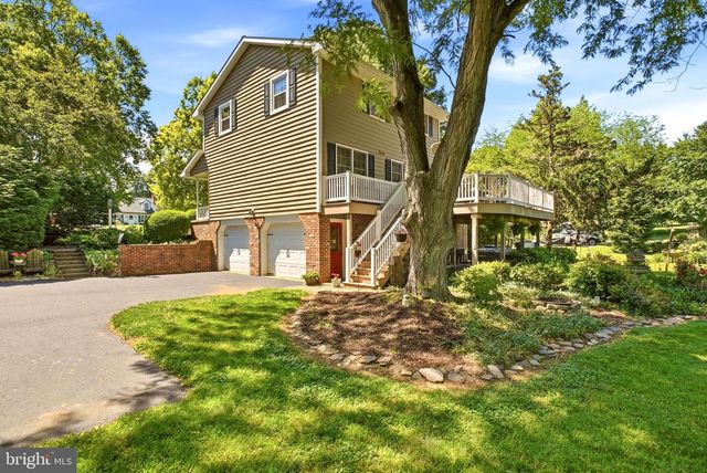 391 BUTTERNUT DR, Parkesburg, PA 19365