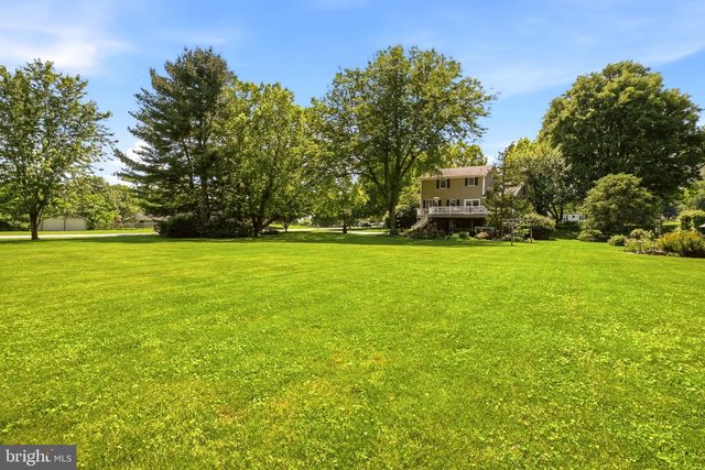 391 BUTTERNUT DR, Parkesburg, PA 19365