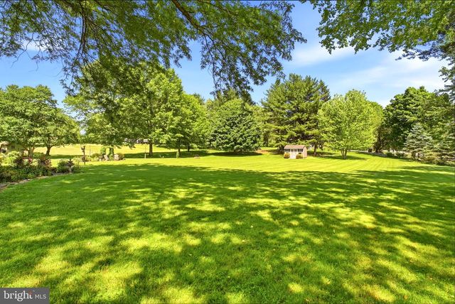 391 BUTTERNUT DR, Parkesburg, PA 19365