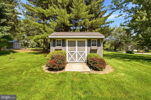 391 BUTTERNUT DR, Parkesburg, PA 19365