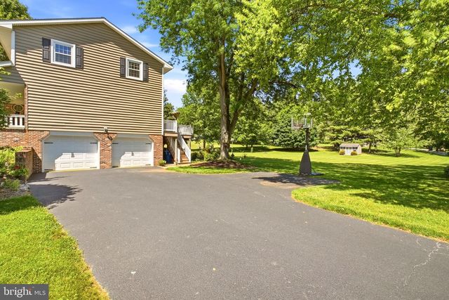 391 BUTTERNUT DR, Parkesburg, PA 19365