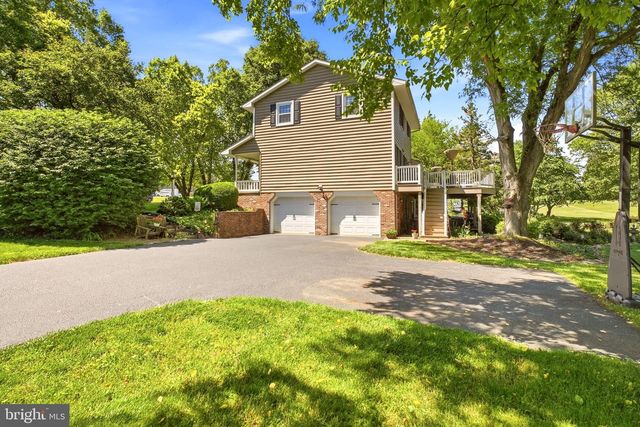 391 BUTTERNUT DR, Parkesburg, PA 19365
