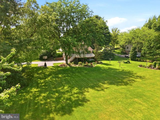 391 BUTTERNUT DR, Parkesburg, PA 19365