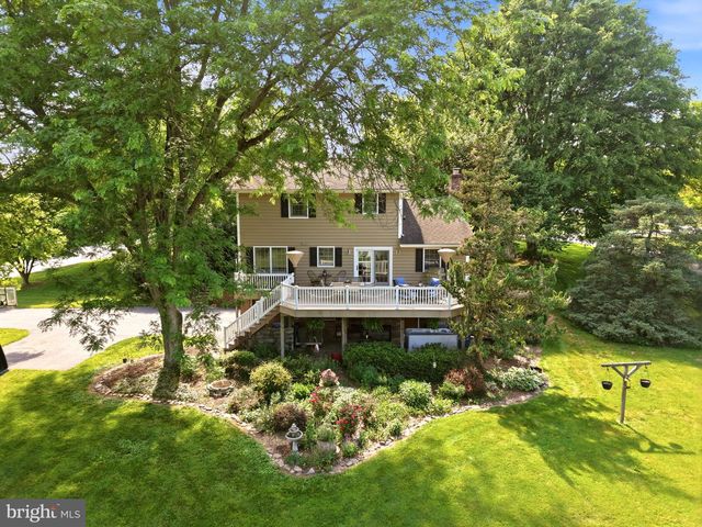 391 BUTTERNUT DR, Parkesburg, PA 19365